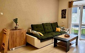 Cozy 2Br Oasis In Central Burgas