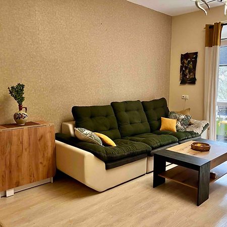 Cozy 2Br Oasis In Central Бургас Екстериор снимка