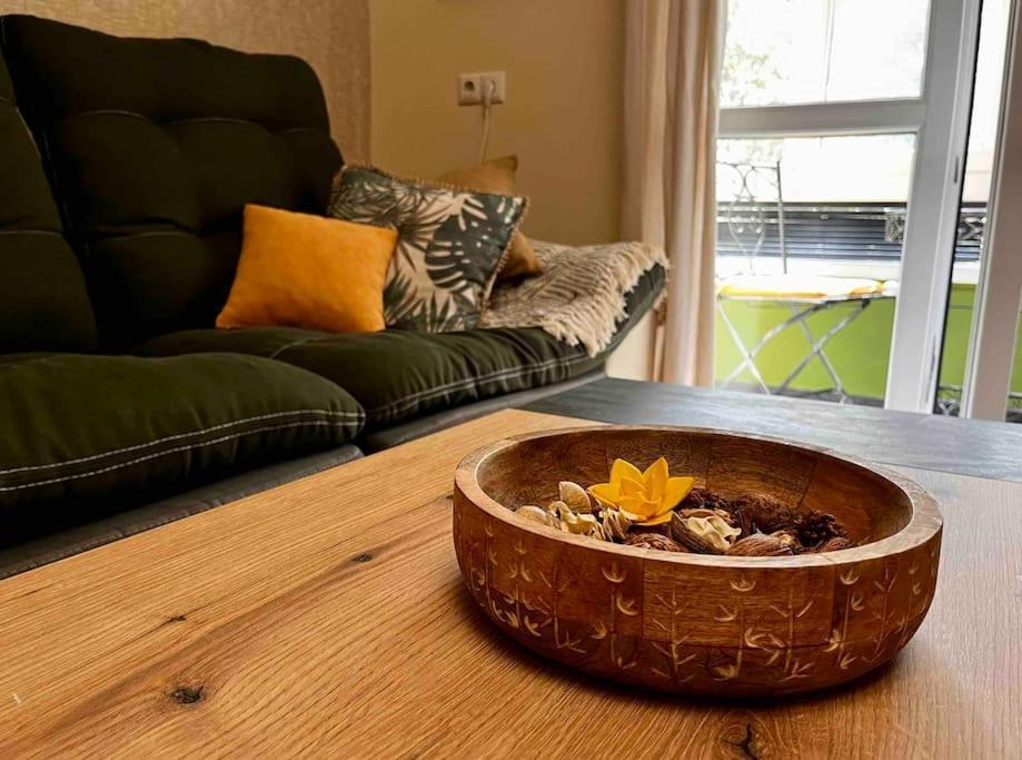 Cozy 2Br Oasis In Central Бургас Екстериор снимка